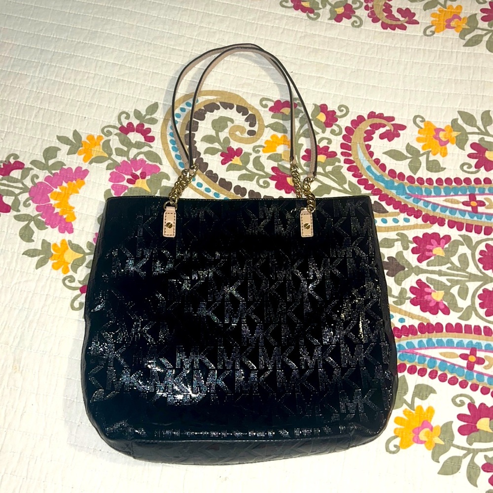 Michael Kors Black Shiny Medium purse